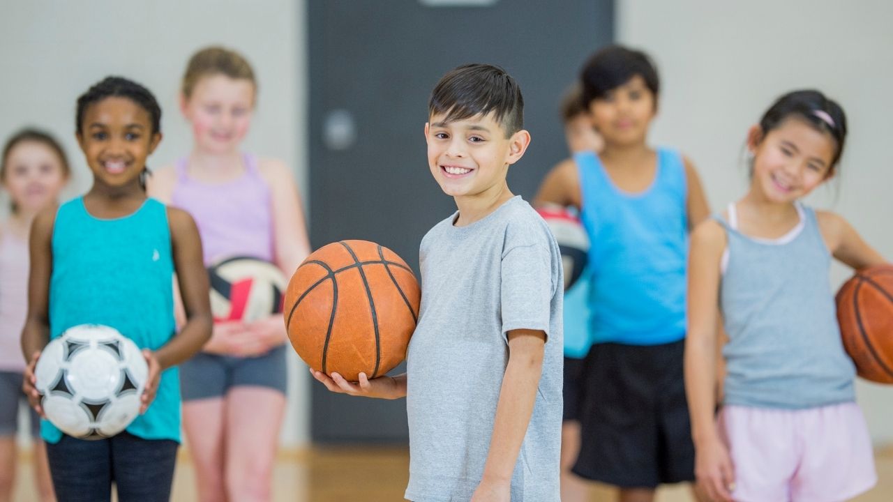 Qual a idade certa para entrar na escolinha de futebol?